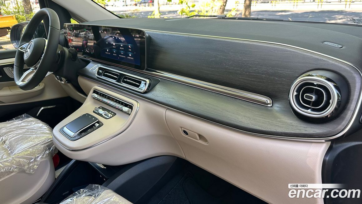 Mercedes-Benz V-Class 2025