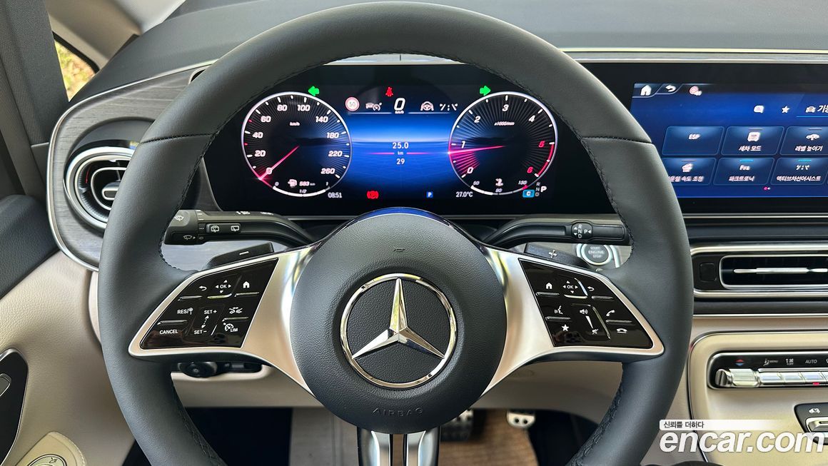 Mercedes-Benz V-Class 2025