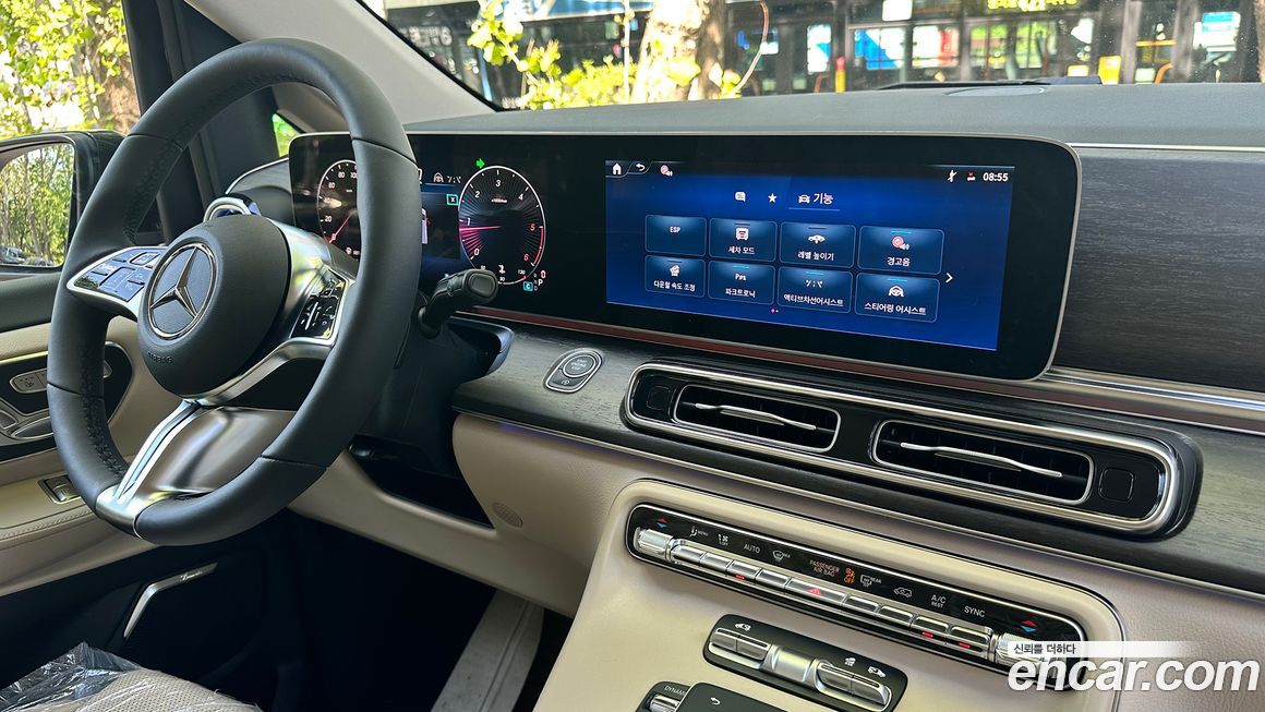 Mercedes-Benz V-Class 2025