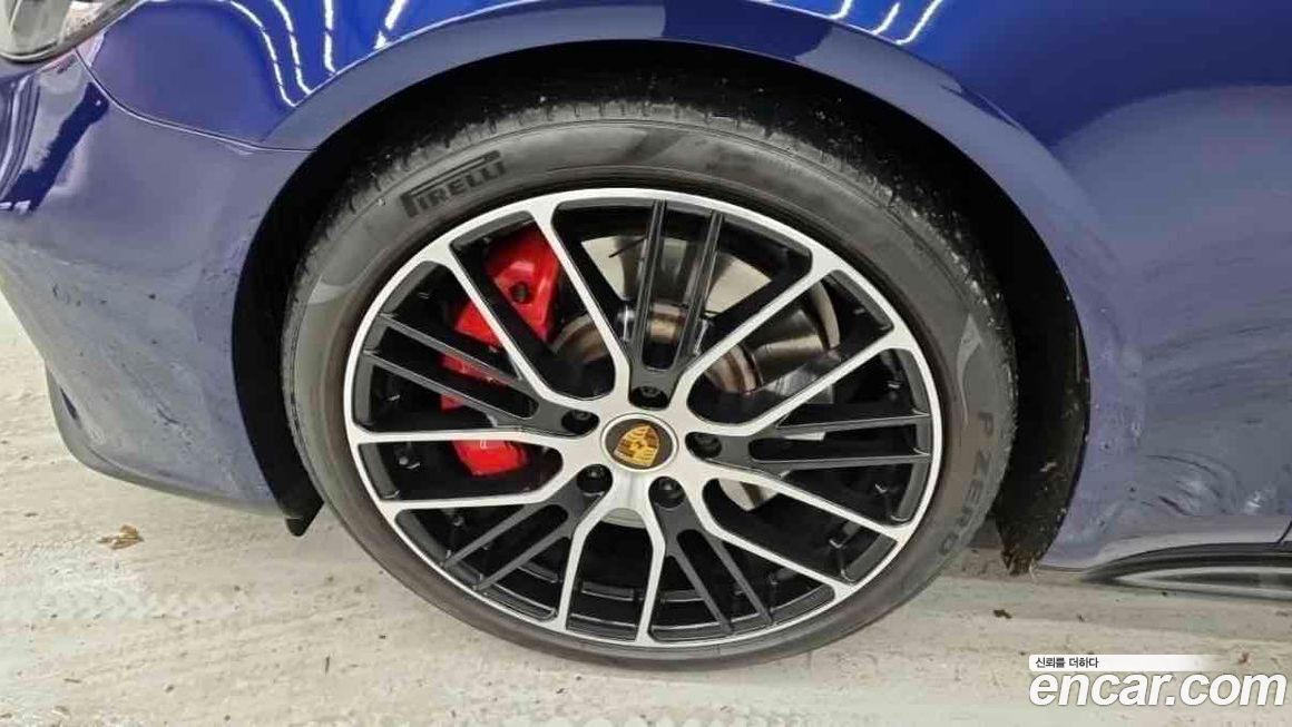 Porsche Panamera 2023