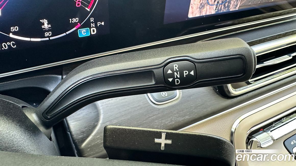 Mercedes-Benz V-Class 2025