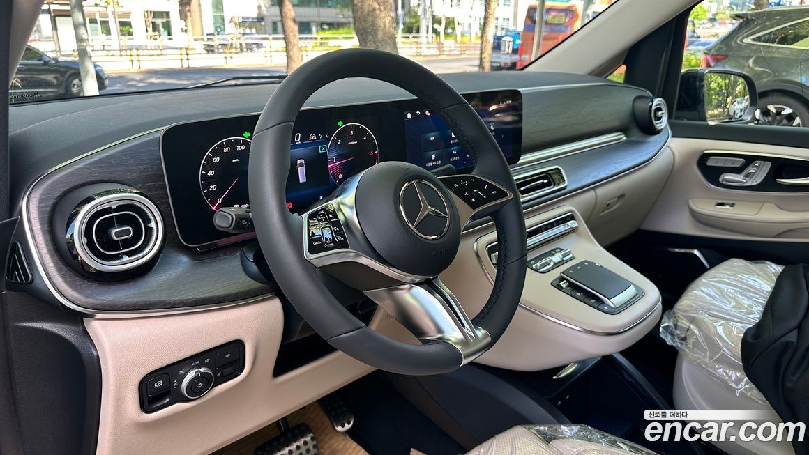 Mercedes-Benz V-Class 2025