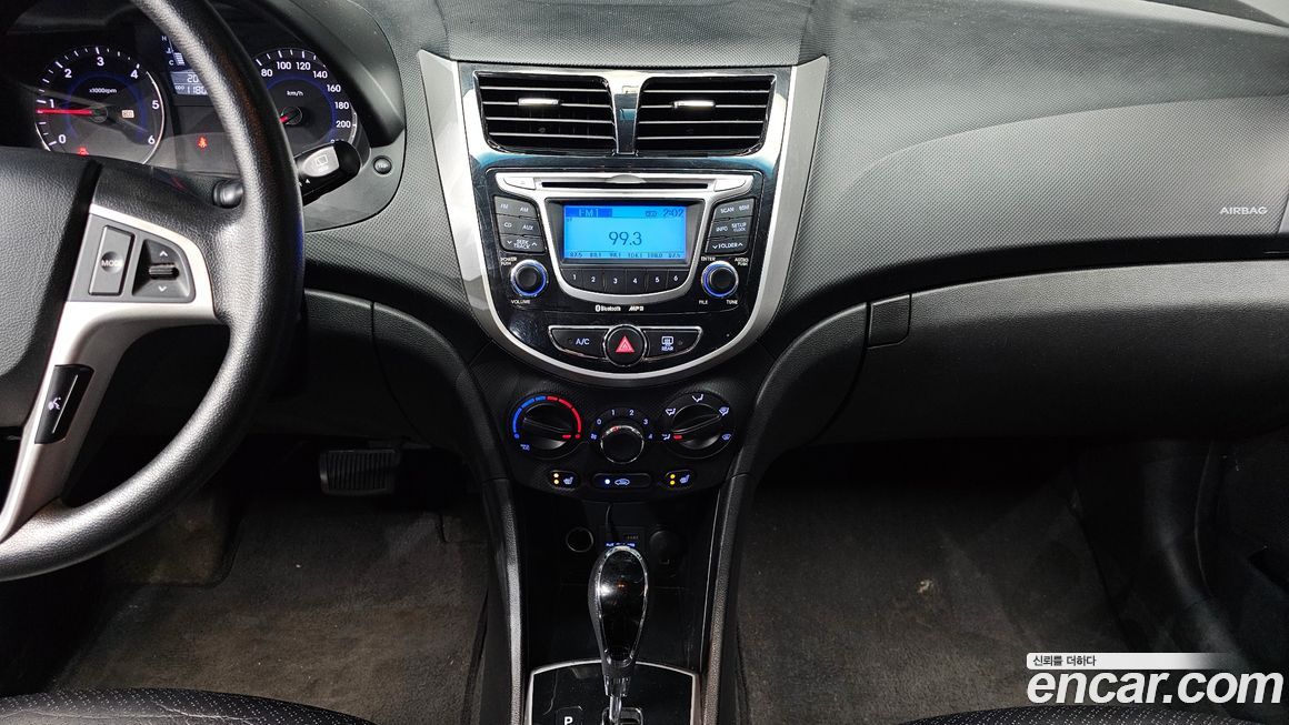 Hyundai Accent 2012