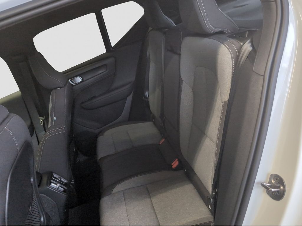 Volvo XC40 2026