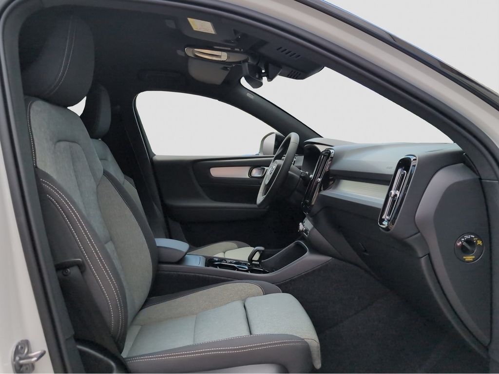 Volvo XC40 2026