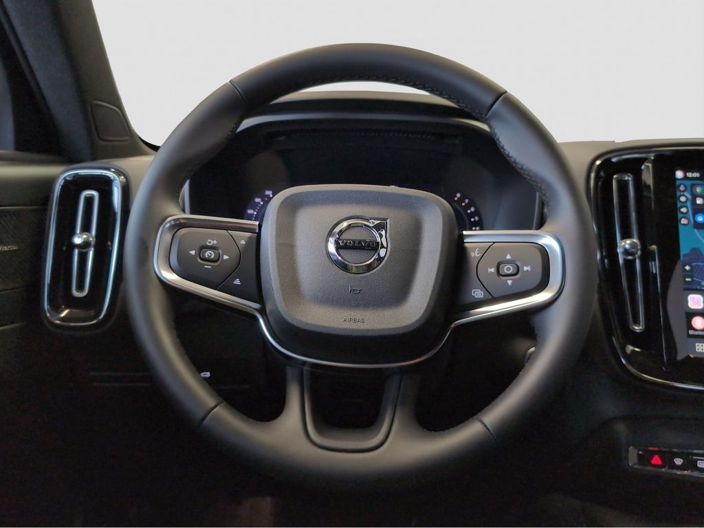 Volvo XC40 2026
