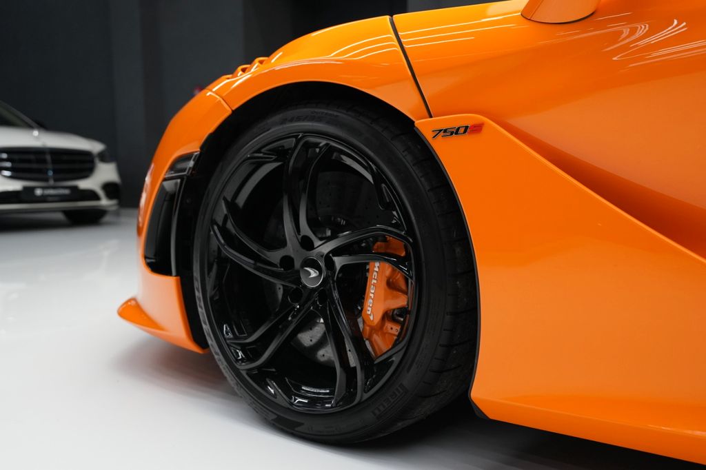 McLaren 750S 2025