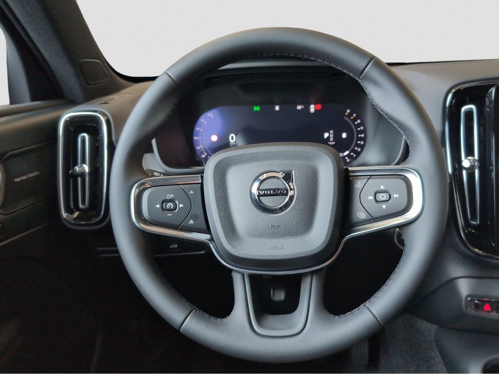 Volvo XC40 2026