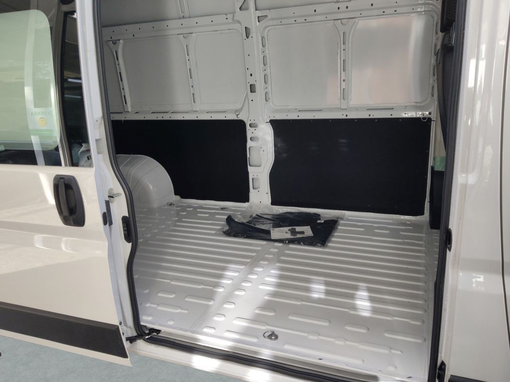 Opel Movano 2024