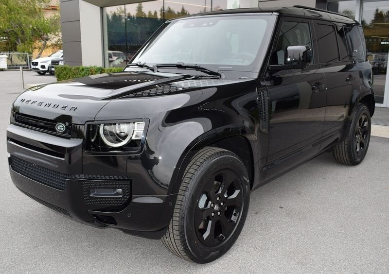 Land Rover Defender 2024