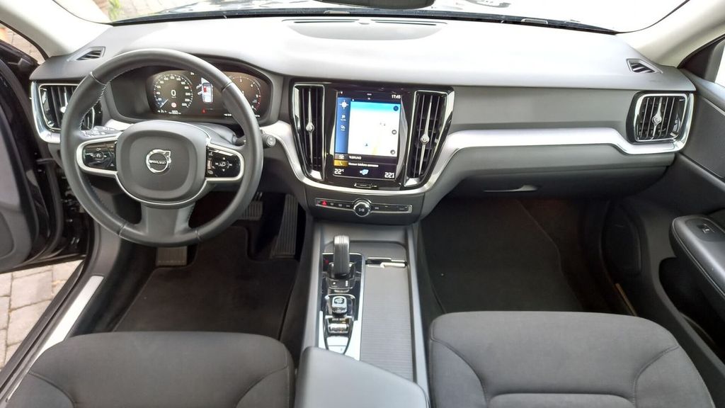 Volvo V60 Cross Country 2021