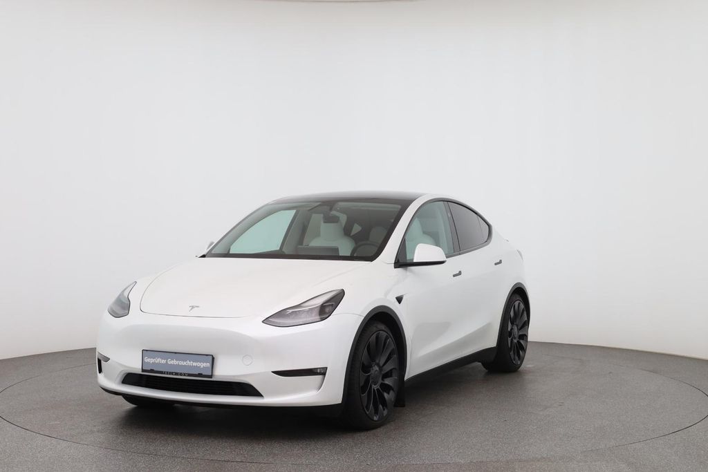 Tesla Model Y 2024