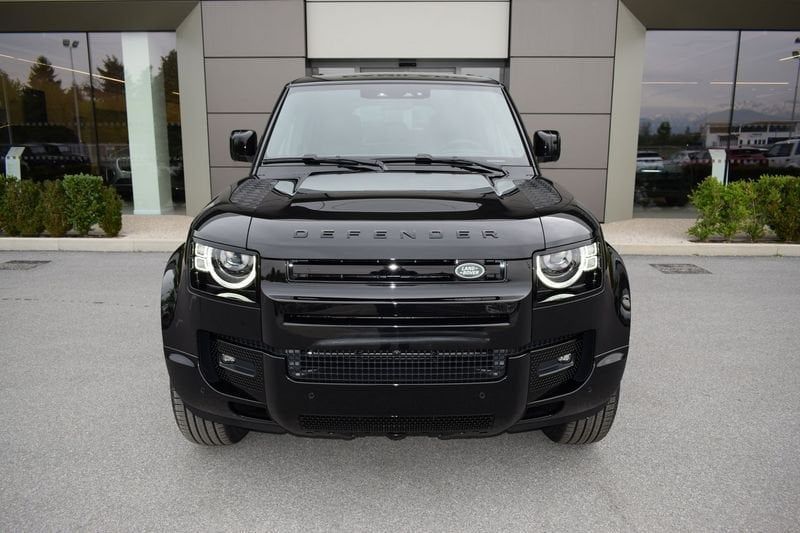 Land Rover Defender 2024