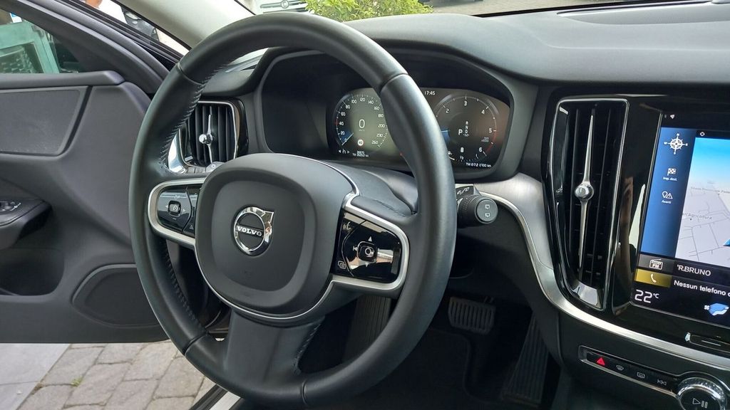 Volvo V60 Cross Country 2021