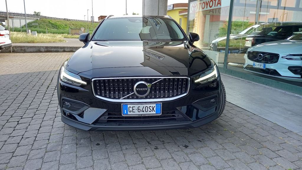Volvo V60 Cross Country 2021