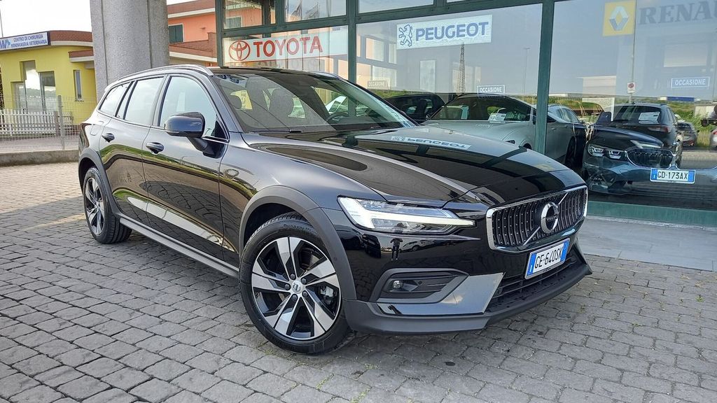 Volvo V60 Cross Country 2021