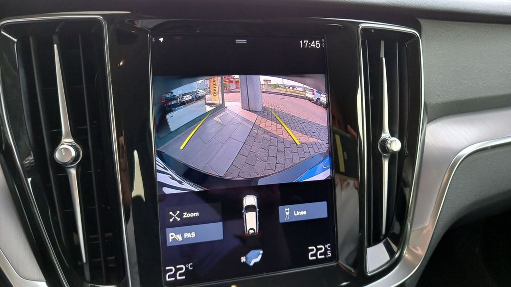 Volvo V60 Cross Country 2021