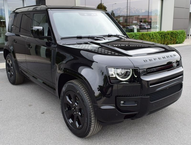 Land Rover Defender 2024