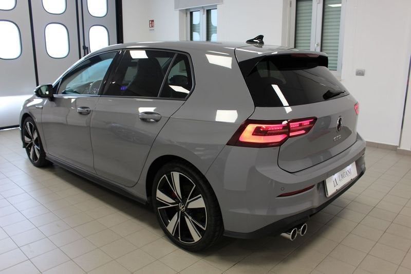 Volkswagen Golf 2021