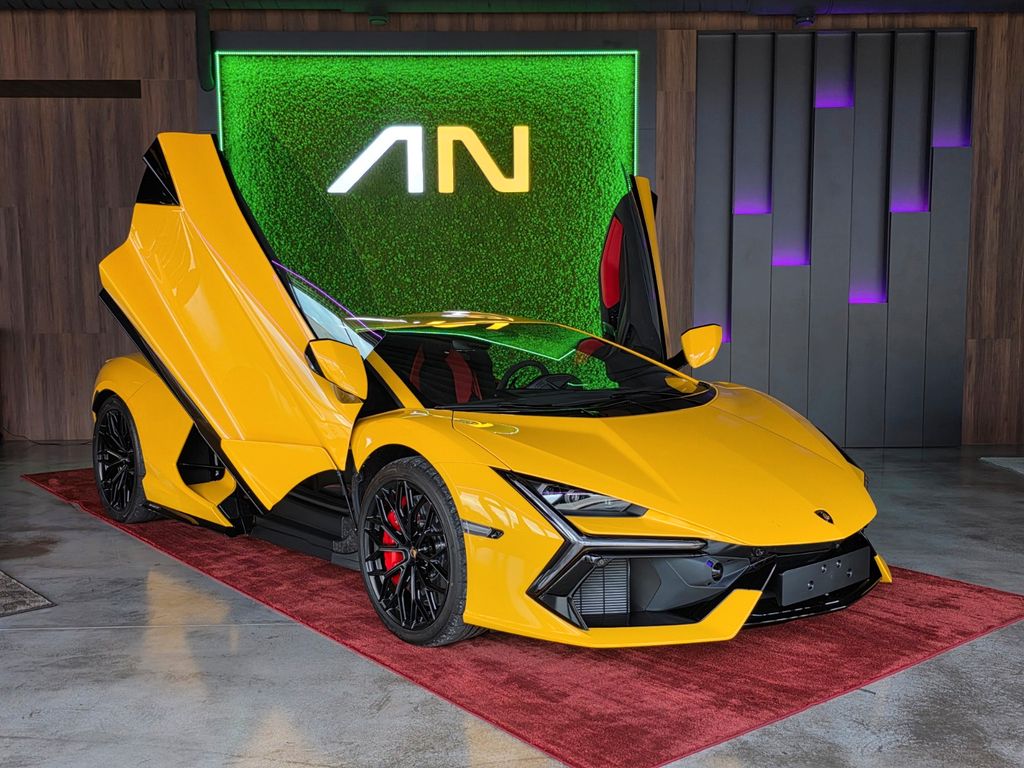 Lamborghini Revuelto