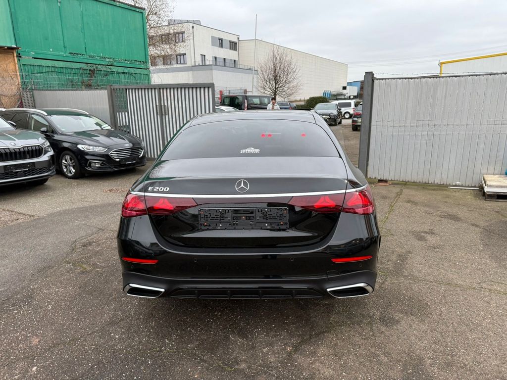 Mercedes-Benz E 200