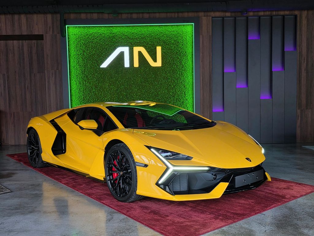 Lamborghini Revuelto
