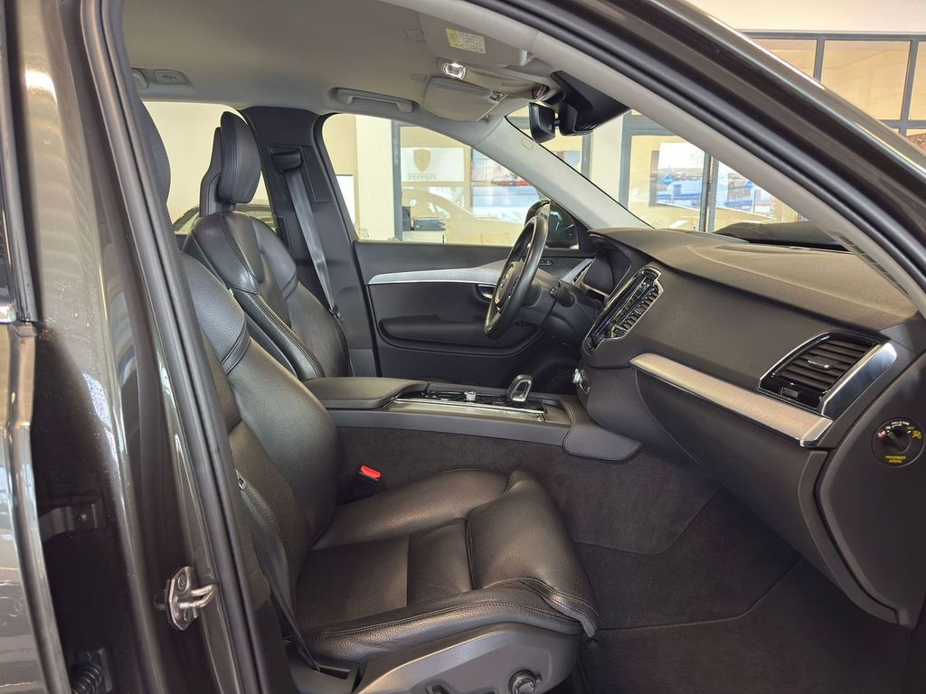 Volvo XC90 2021