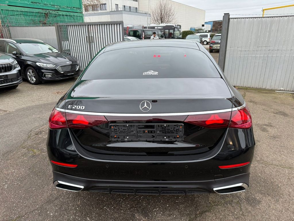 Mercedes-Benz E 200