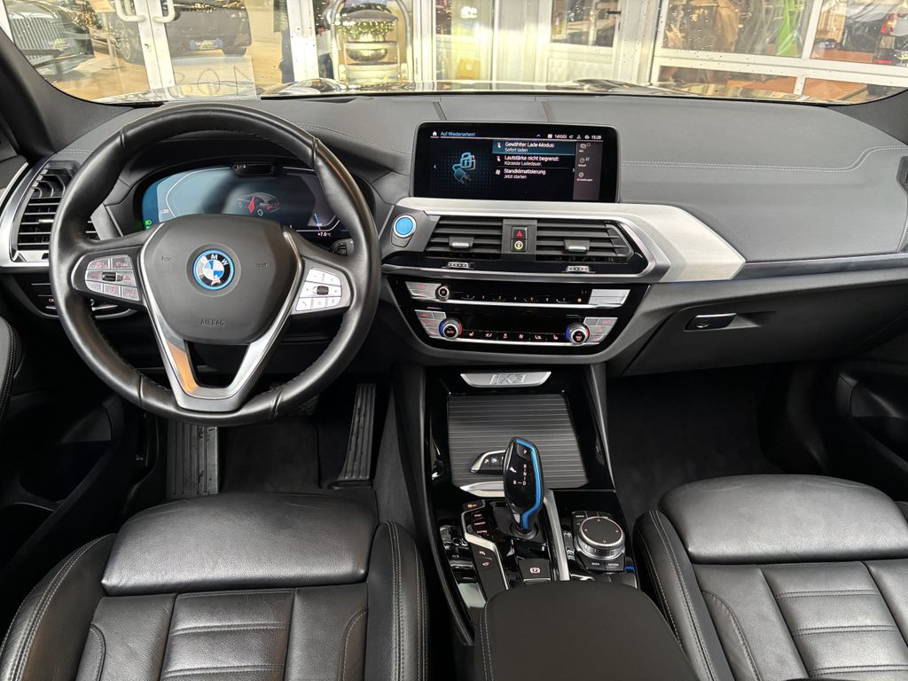 BMW iX3 2021