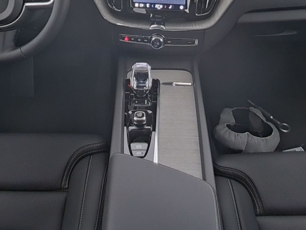 Volvo XC60 2025