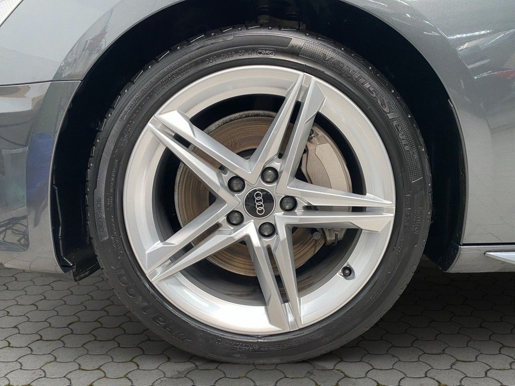 Audi A4 2021