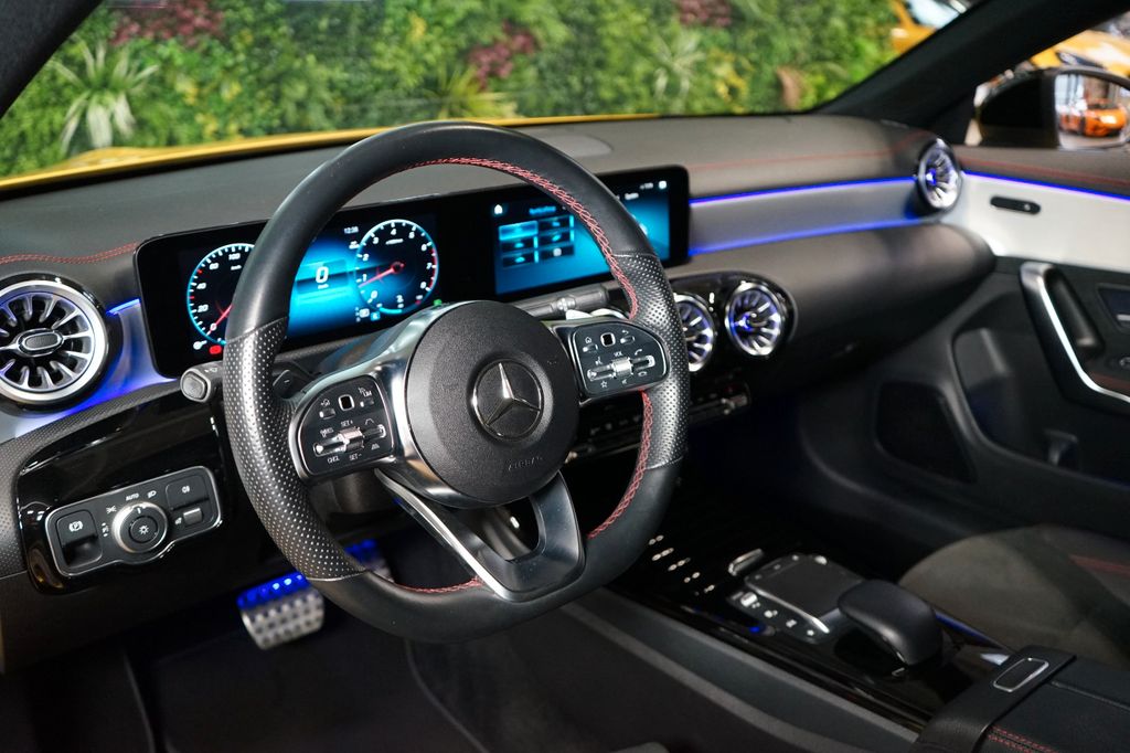 Mercedes-Benz CLA 200 2023