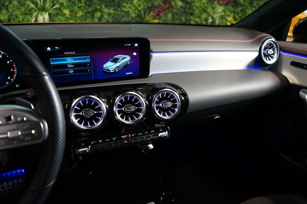 Mercedes-Benz CLA 200 2023