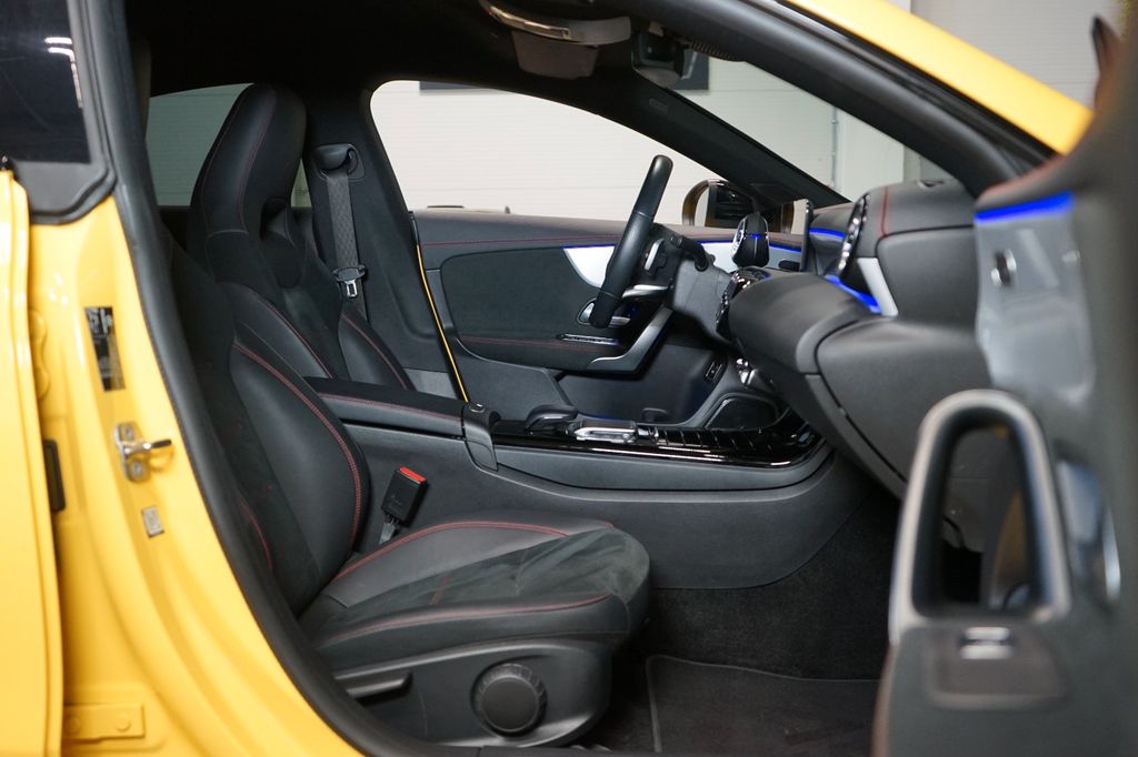 Mercedes-Benz CLA 200 2023