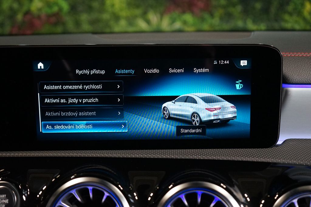 Mercedes-Benz CLA 200 2023