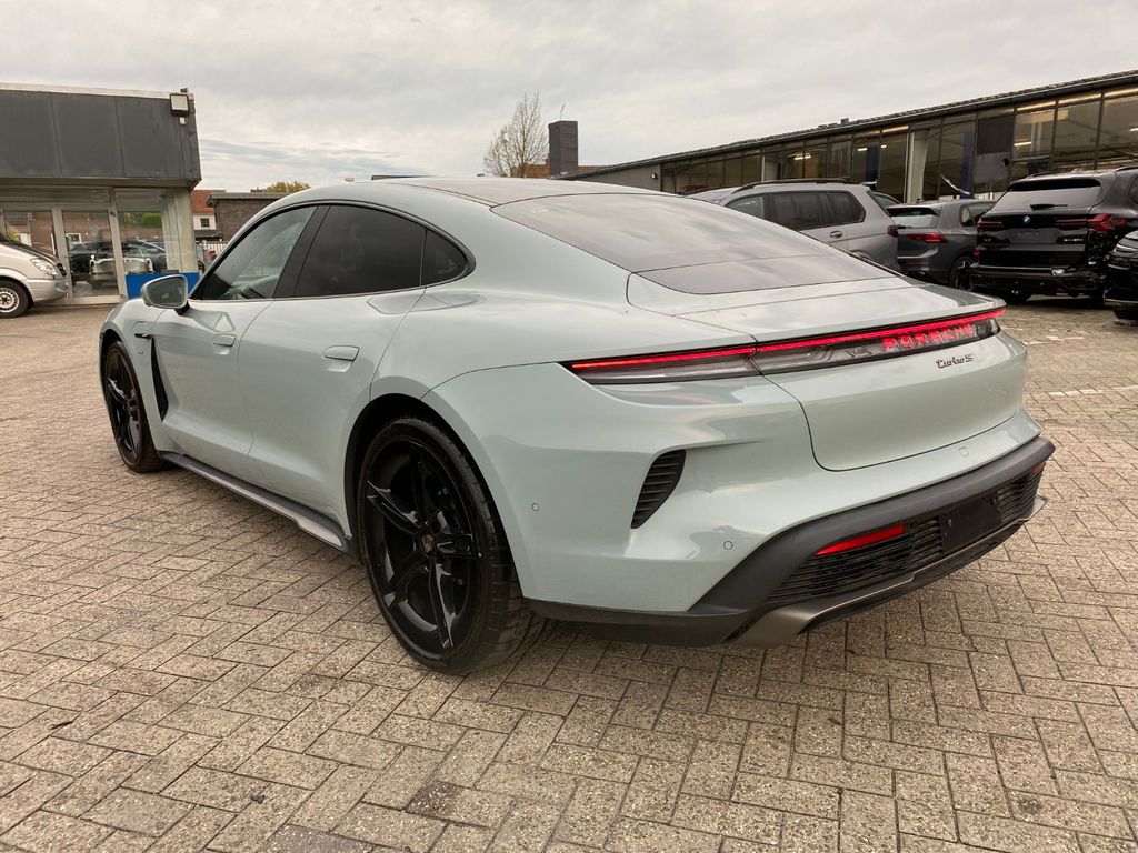 Porsche Taycan 2024