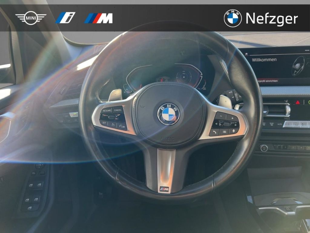 BMW 120 2022
