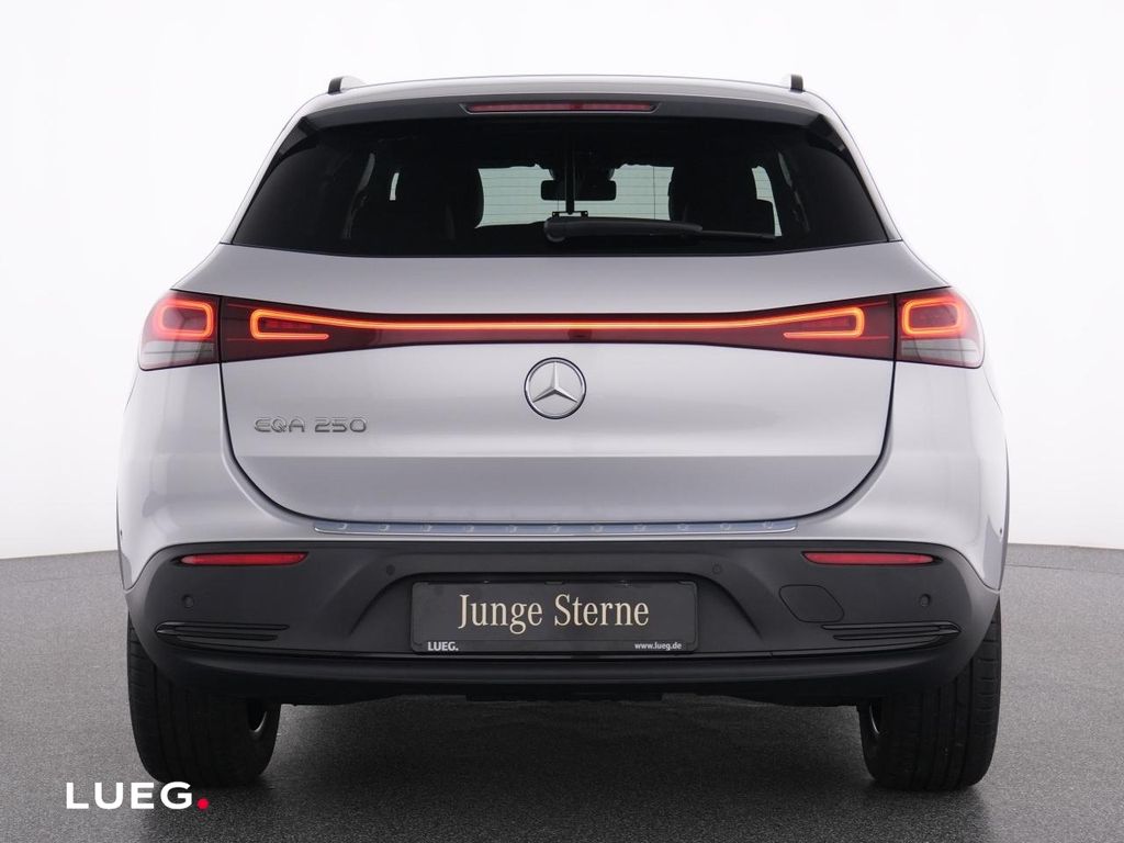 Mercedes-Benz EQA 2021