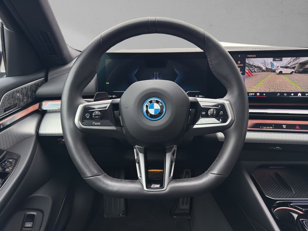 BMW i5 2025