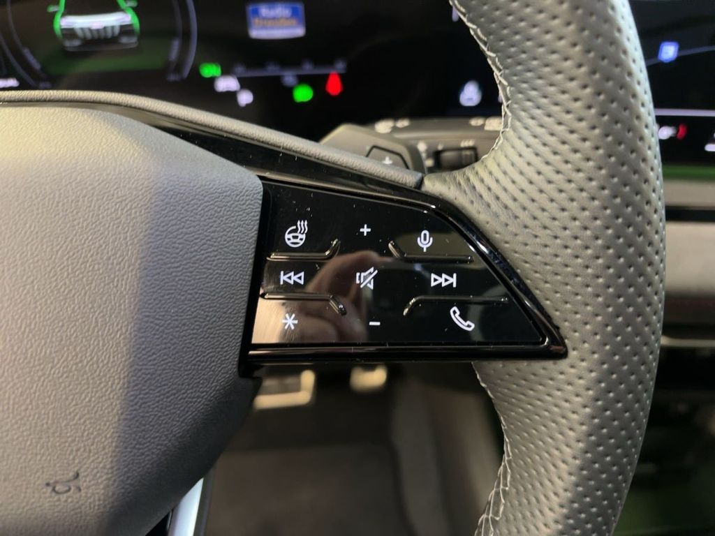 Audi SQ6 e-tron 2025