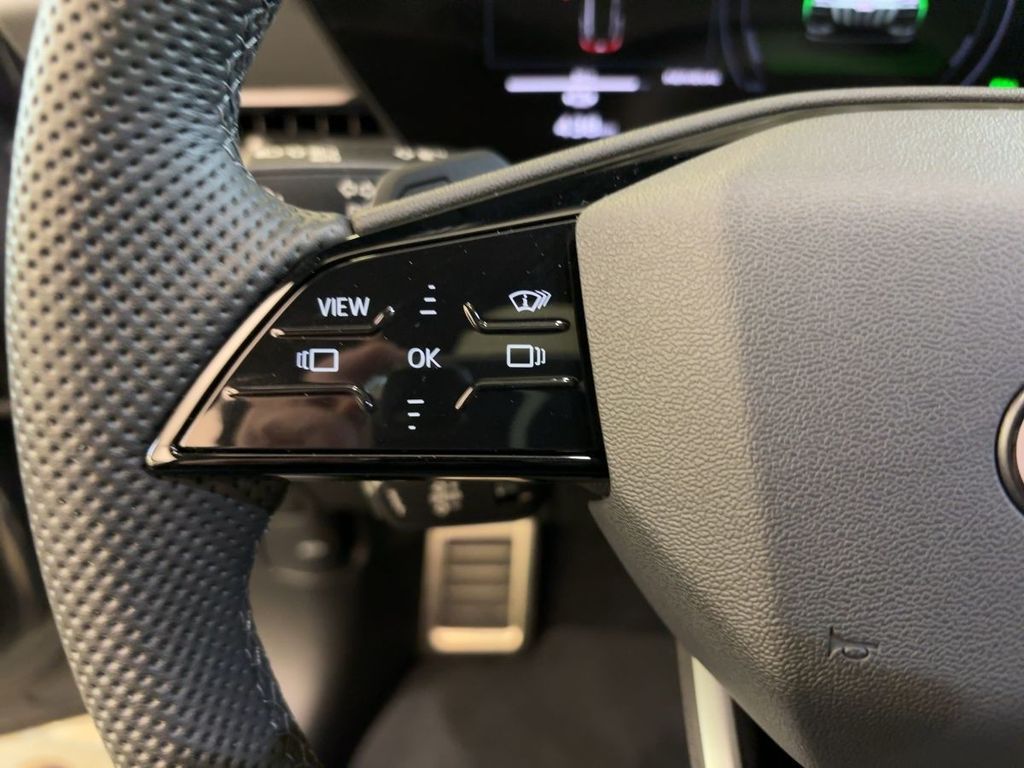 Audi SQ6 e-tron 2025