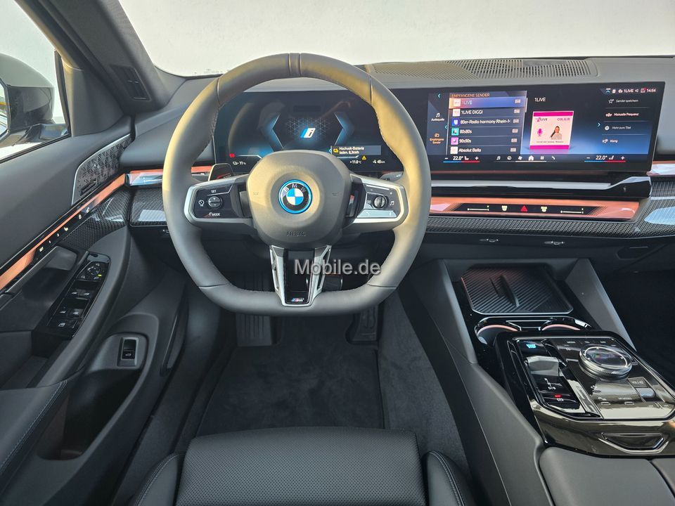 BMW i5