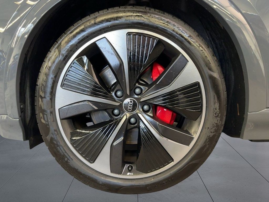 Audi SQ6 e-tron 2025