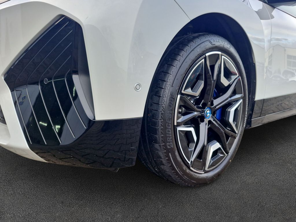BMW iX 2023