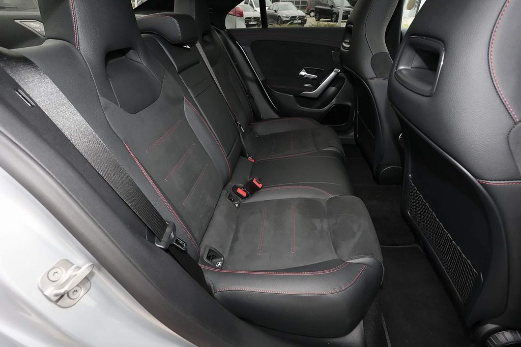 Mercedes-Benz CLA 200 2024