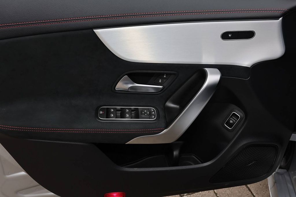 Mercedes-Benz CLA 200 2024