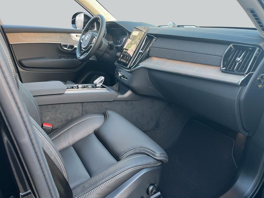 Volvo XC90 2025