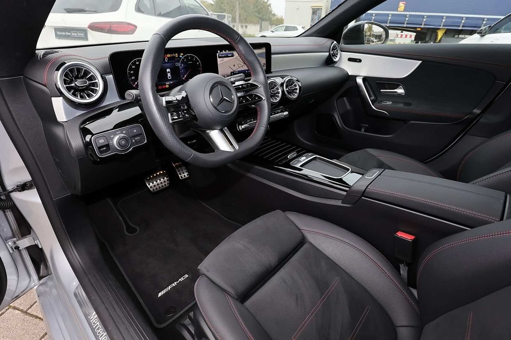 Mercedes-Benz CLA 200 2024