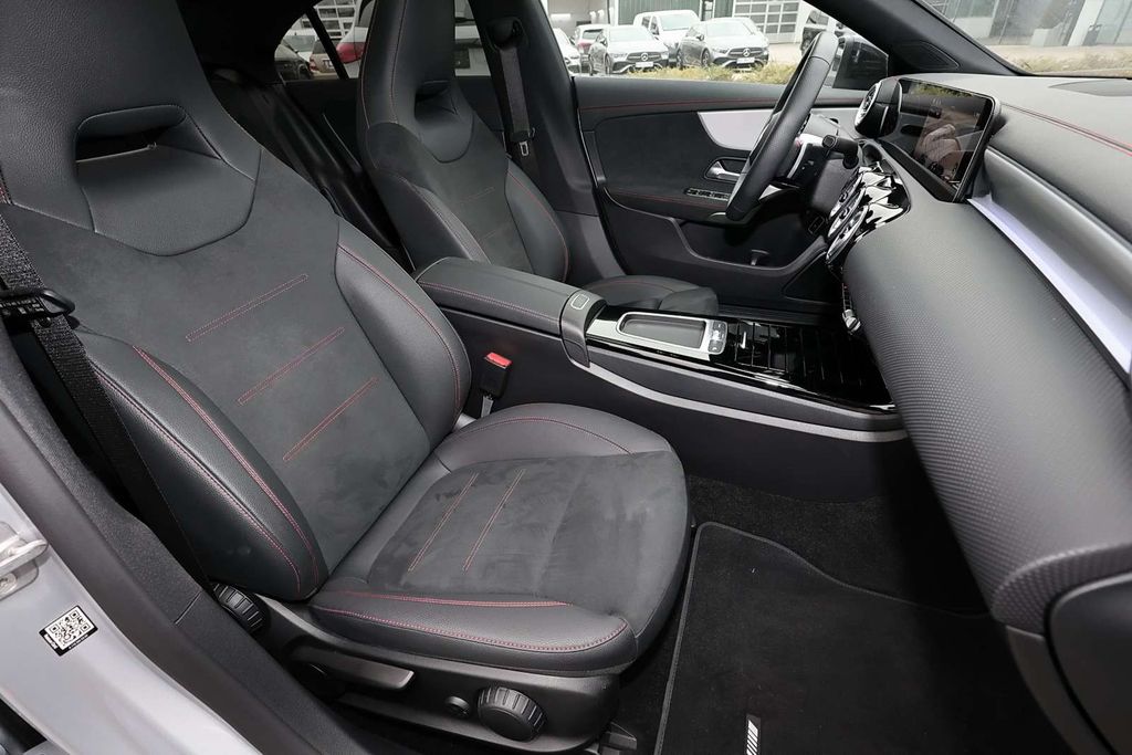 Mercedes-Benz CLA 200 2024