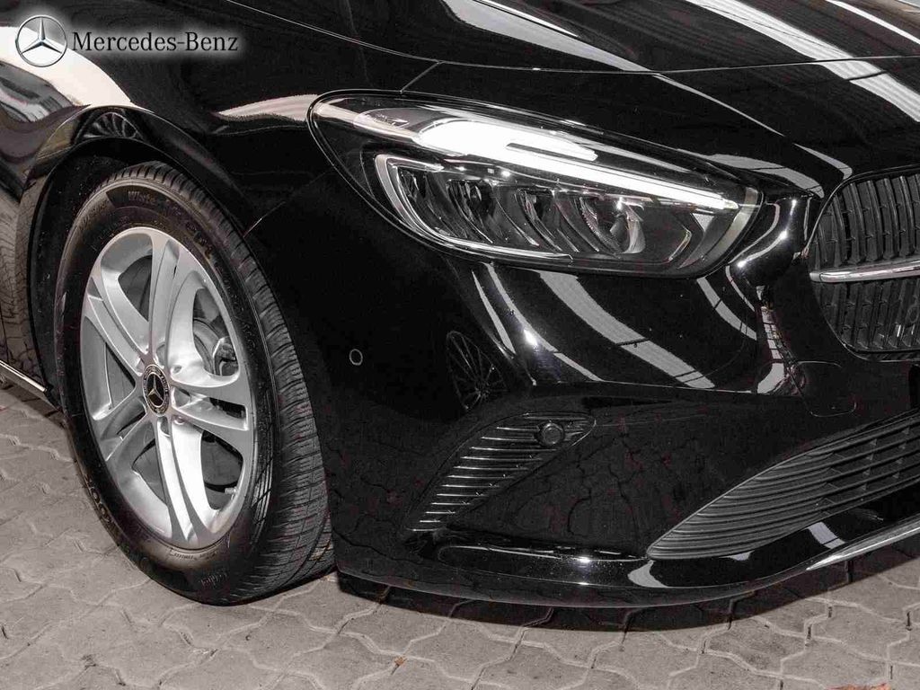 Mercedes-Benz B 220 2023